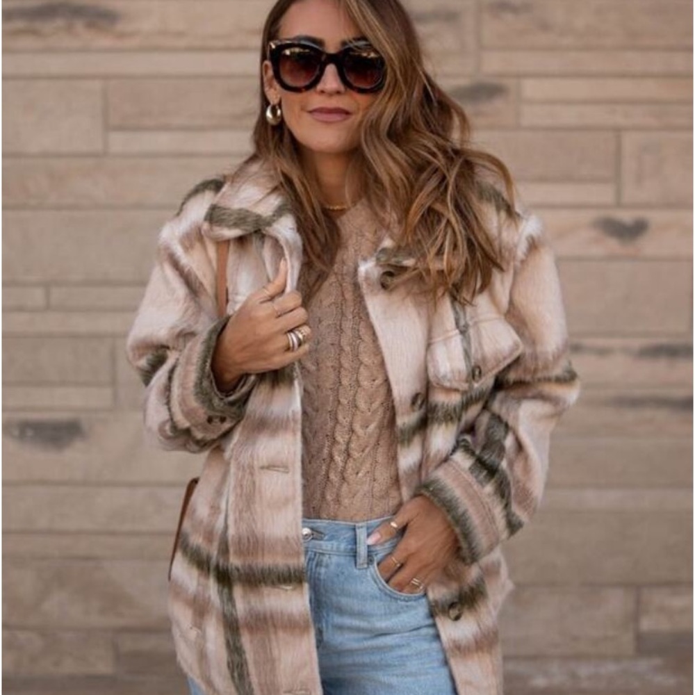 American Eagle NWT XS (M L better) oversized tan gray furry fully lined SHACKET